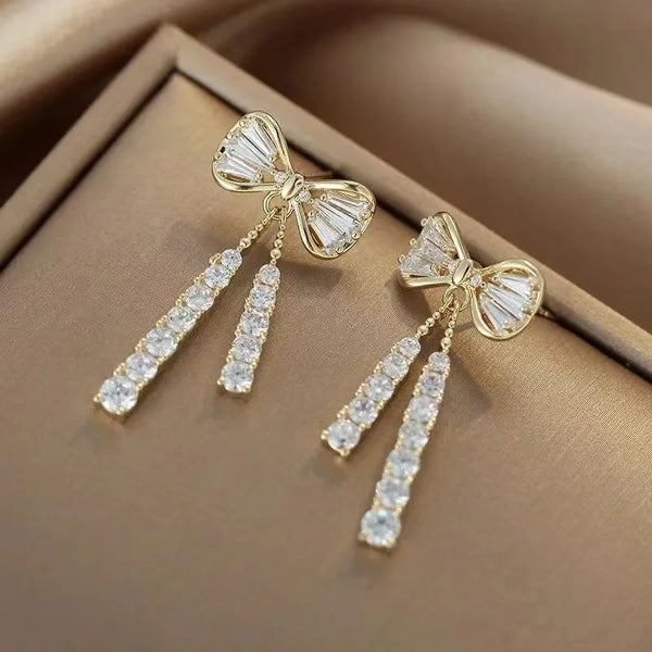 Elegant Moissanite Bow Earrings - CoFuze™