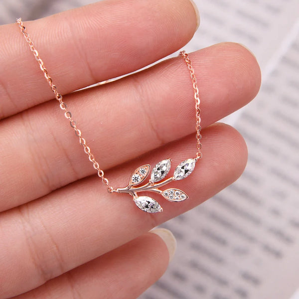 Elegant Moissanite Leaf Necklace - CoFuze™
