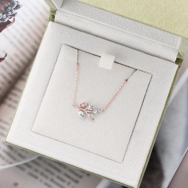 Elegant Moissanite Leaf Necklace - CoFuze™