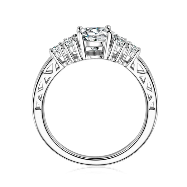 Elegant Moissanite Sparkle Ring - CoFuze™