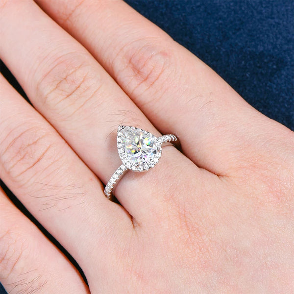Elegant Moissanite Sparkle Ring
