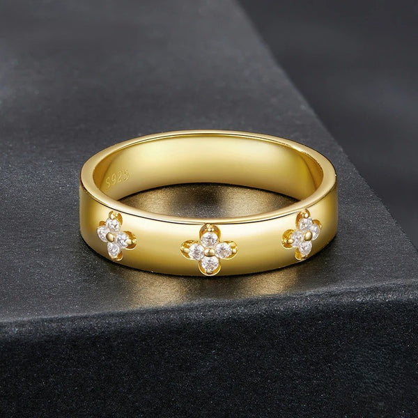 Lucky Clover Sparkle Ring