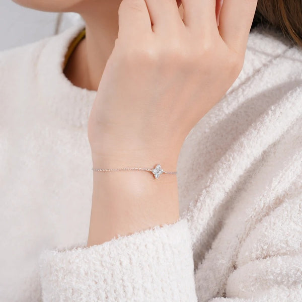 Lucky Moissanite Clover Bracelet