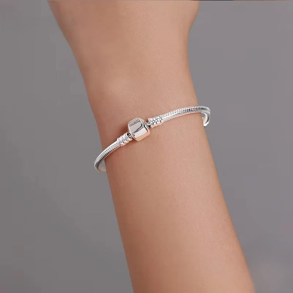 Elegant Silver Snake Bangle