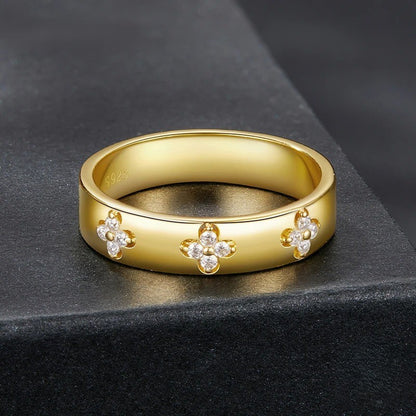 Lucky Clover Sparkle Ring