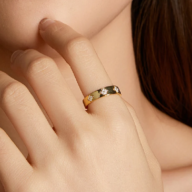 Lucky Clover Sparkle Ring
