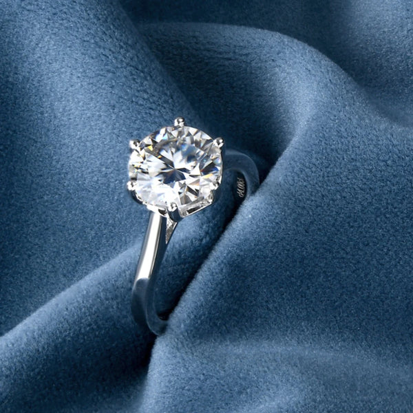 Sparkling Moissanite Promise Ring - CoFuze™