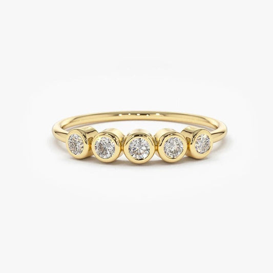 Sparkling Five-Stone Moissanite Ring - CoFuze™