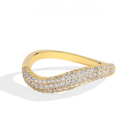 Wavy Moissanite Sparkle Ring