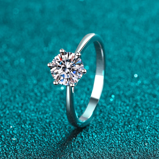 Dazzling Solitaire Ring