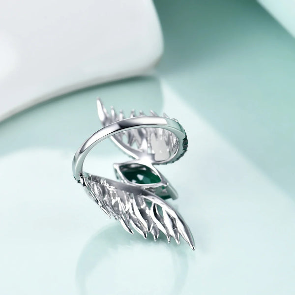 Elegant Green Agate Feather Ring