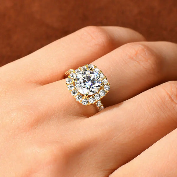 Sparkling Moissanite Halo Ring