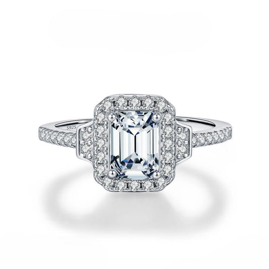 Bague de fiançailles halo moissanite taille émeraude (1.0 ct)